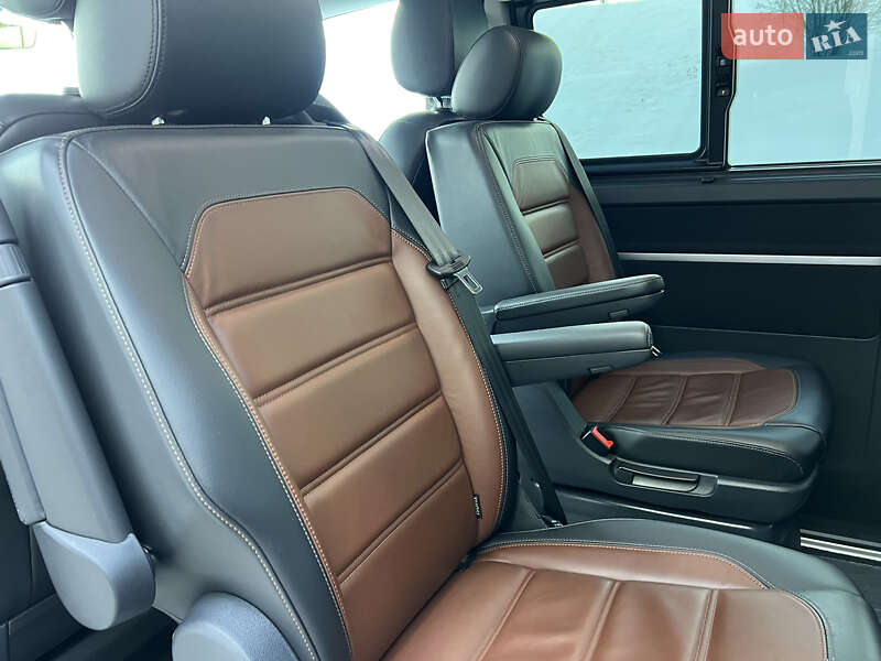 Минивэн Volkswagen Multivan 2020 в Киеве