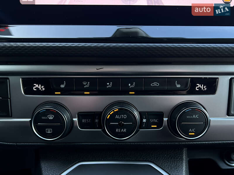 Минивэн Volkswagen Multivan 2020 в Киеве