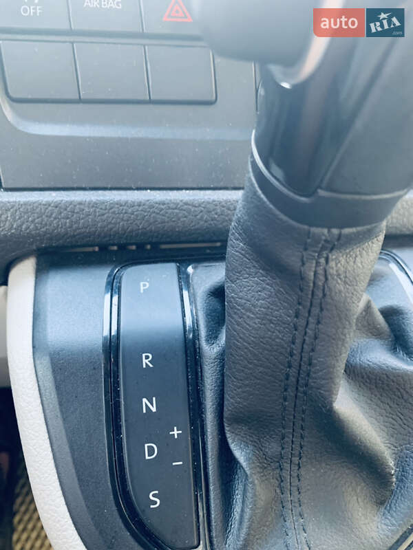 Минивэн Volkswagen Multivan 2016 в Киеве фото 11 Минивэн Volkswagen Multivan 2016 в Киеве