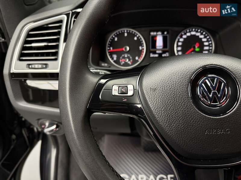 Минивэн Volkswagen Multivan 2019 в Киеве фото 31 Минивэн Volkswagen Multivan 2019 в Киеве