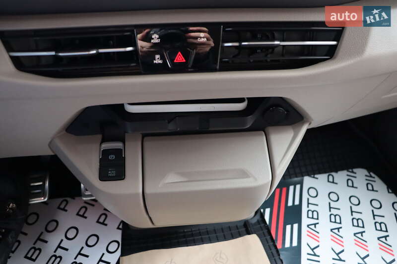 Минивэн Volkswagen Multivan 2024 в Львове фото 28 Минивэн Volkswagen Multivan 2024 в Львове