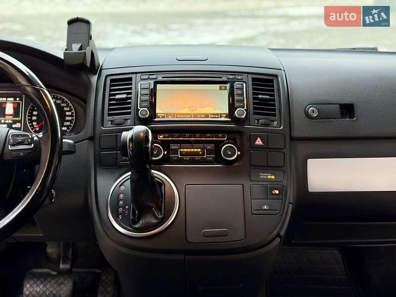 Минивэн Volkswagen Multivan 2015 в Днепре