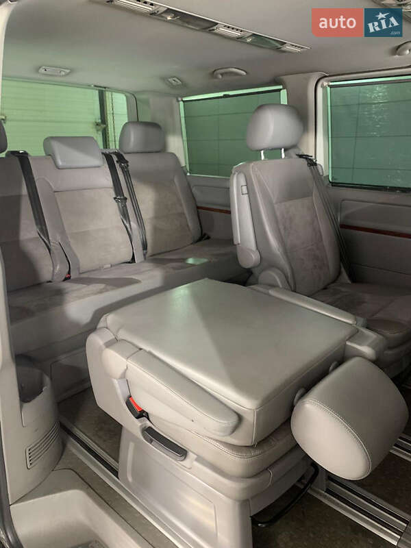 Минивэн Volkswagen Multivan 2008 в Киеве