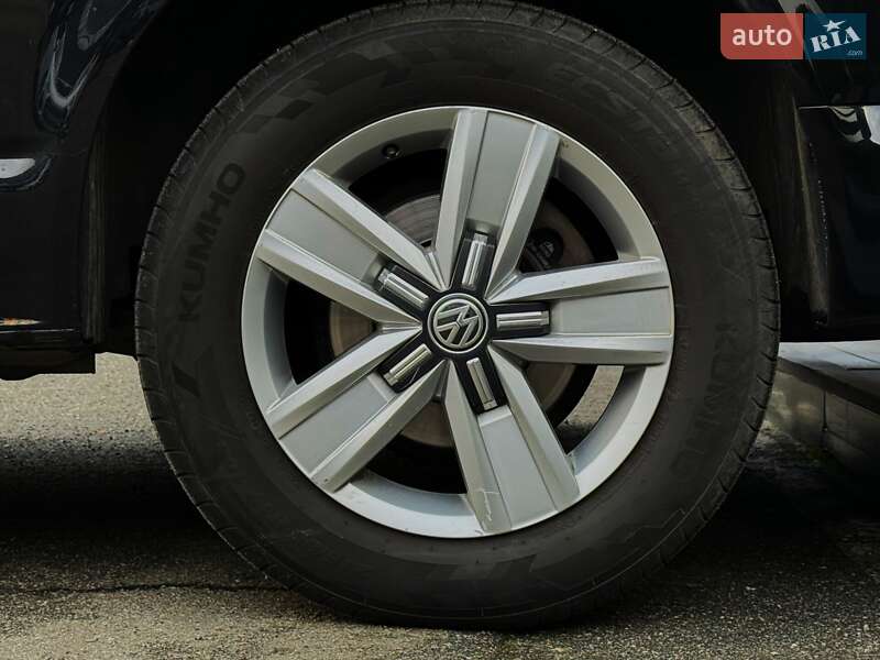 Минивэн Volkswagen Multivan 2018 в Киеве