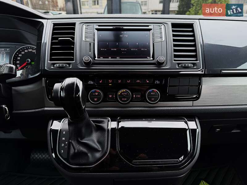Минивэн Volkswagen Multivan 2018 в Киеве