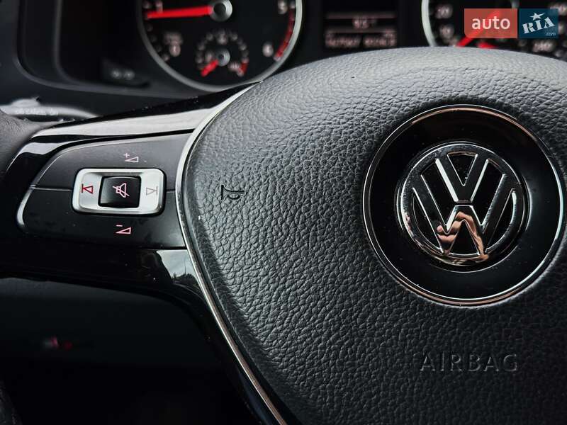 Минивэн Volkswagen Multivan 2018 в Киеве