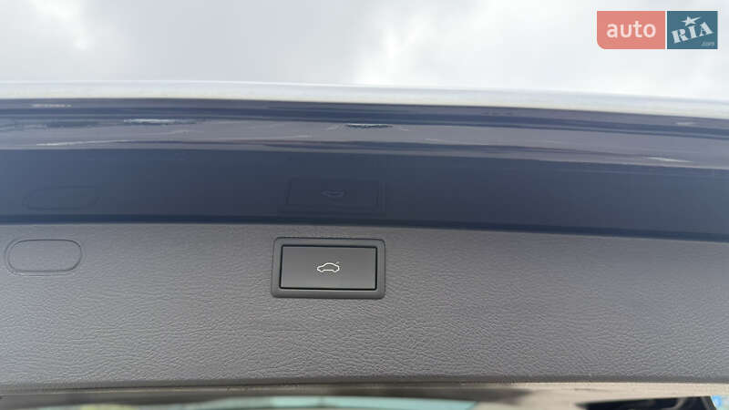 Минивэн Volkswagen Multivan 2020 в Киеве