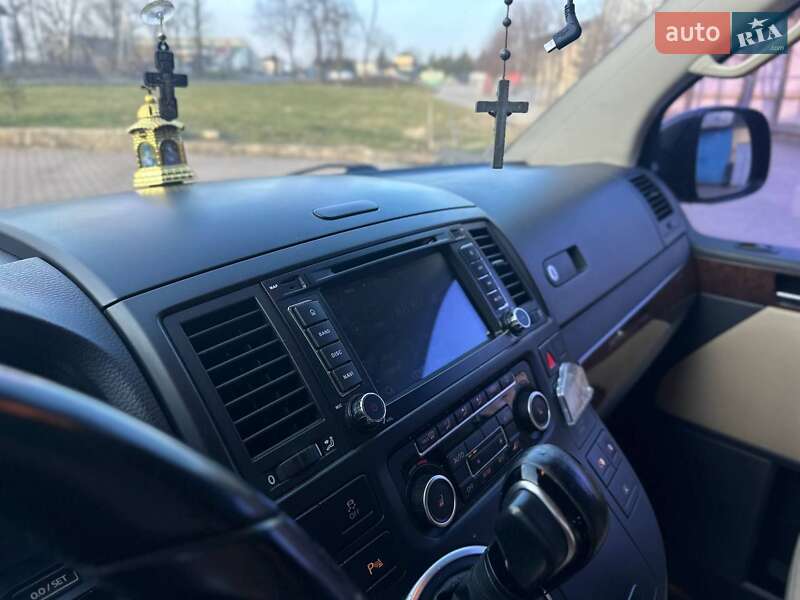 Минивэн Volkswagen Multivan 2011 в Ивано-Франковске