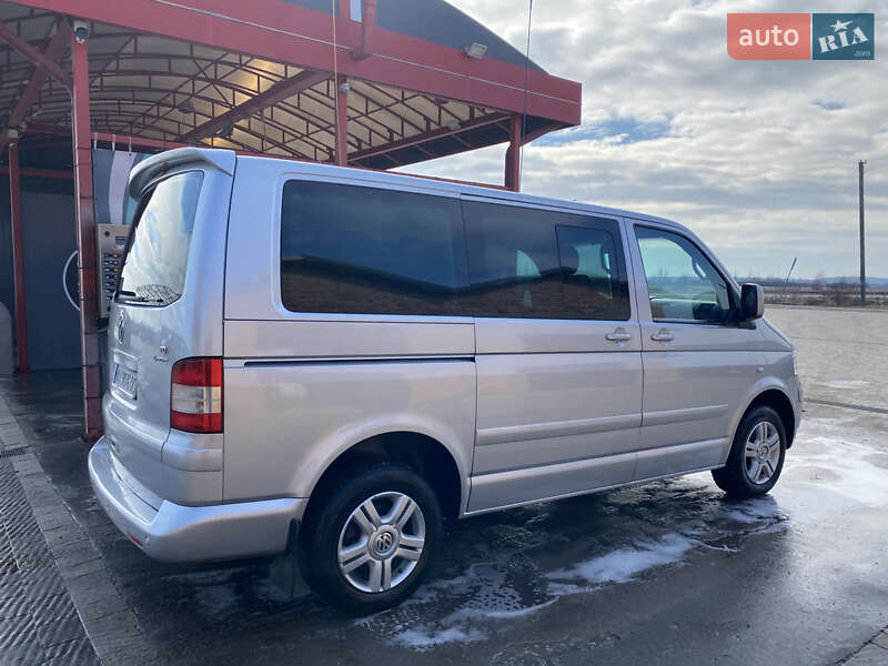 Минивэн Volkswagen Multivan 2006 в Львове