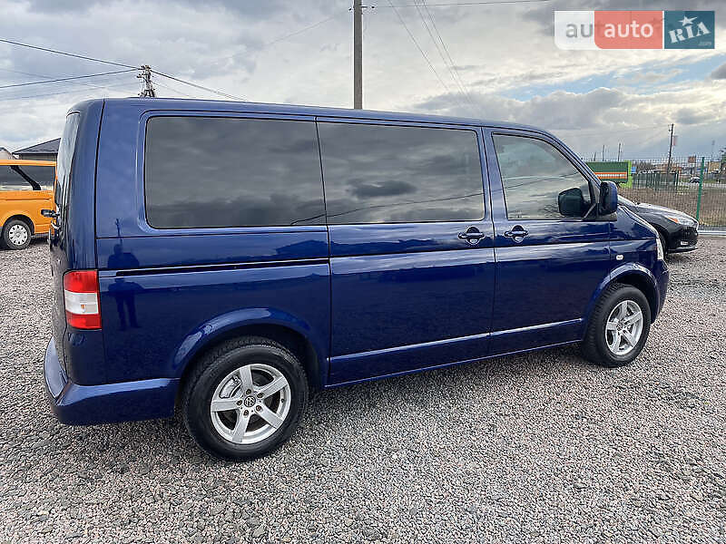 Минивэн Volkswagen Multivan 2006 в Ровно