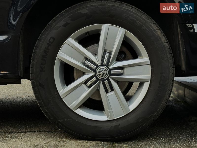 Минивэн Volkswagen Multivan 2018 в Киеве