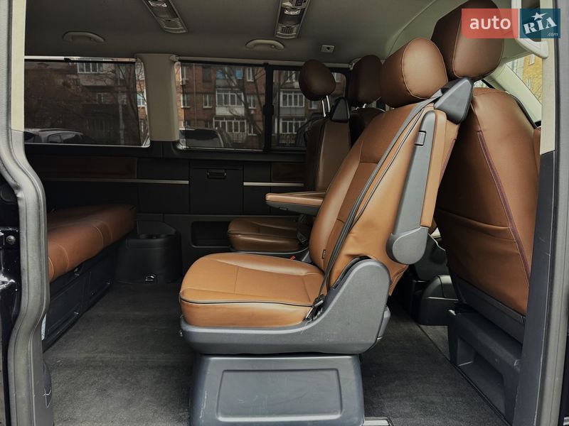 Минивэн Volkswagen Multivan 2018 в Киеве