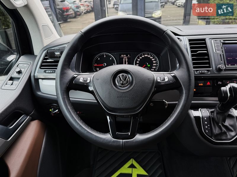 Минивэн Volkswagen Multivan 2018 в Киеве