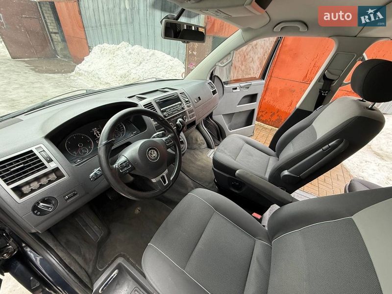 Минивэн Volkswagen Multivan 2012 в Киеве