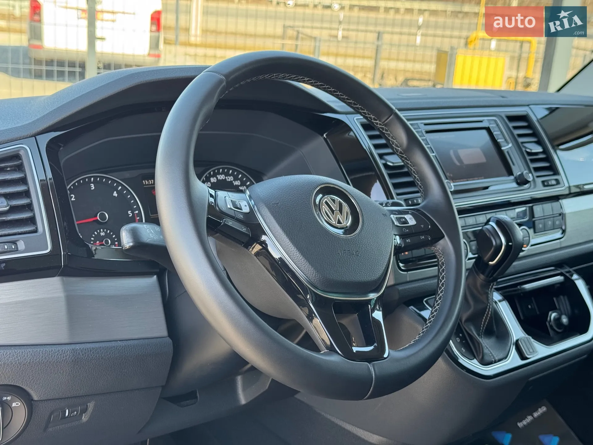 2017 Volkswagen Multivan - мініатюра 17