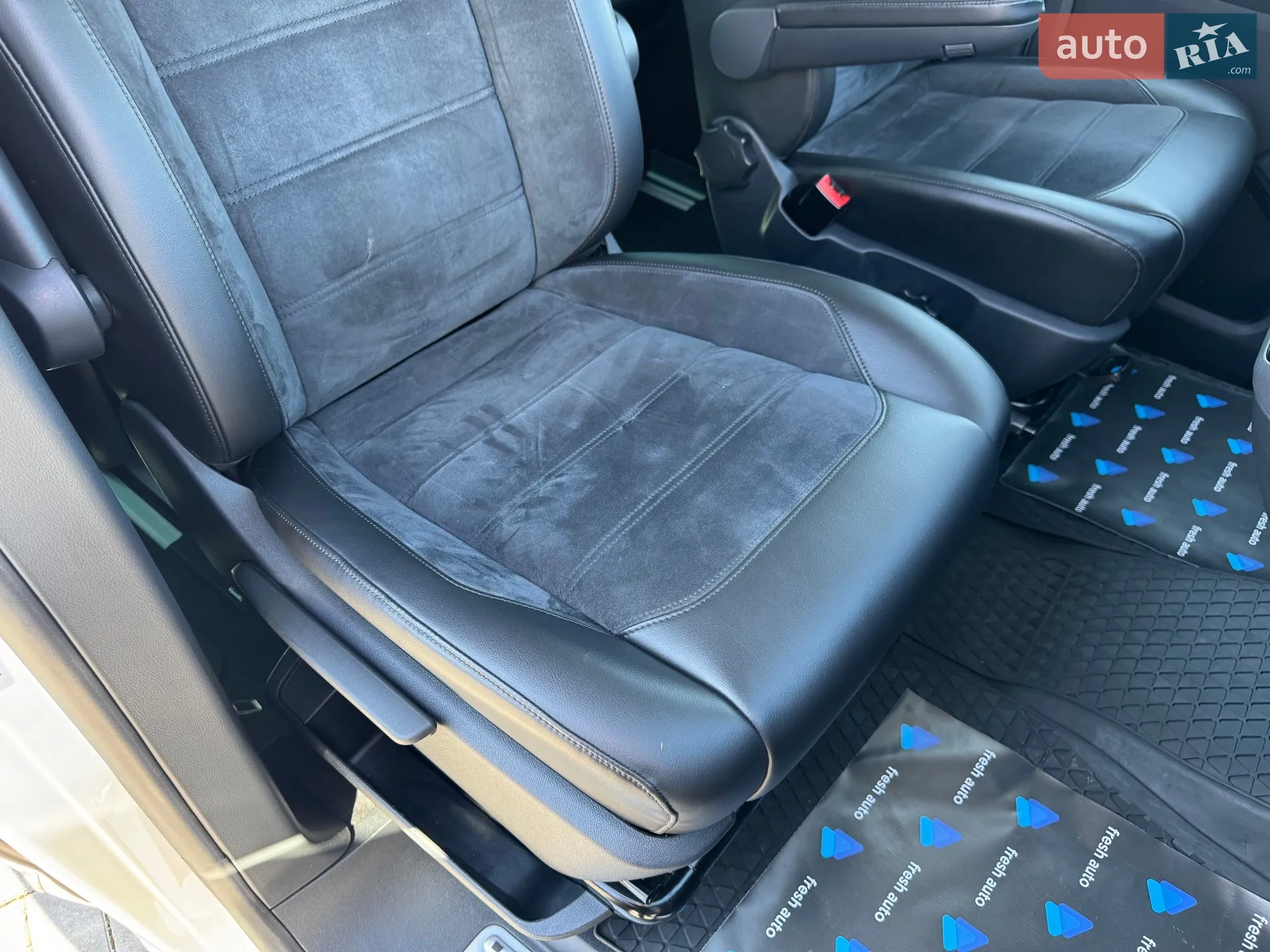 2017 Volkswagen Multivan - мініатюра 37