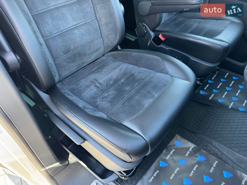 Минивэн Volkswagen Multivan 2017 в Ровно