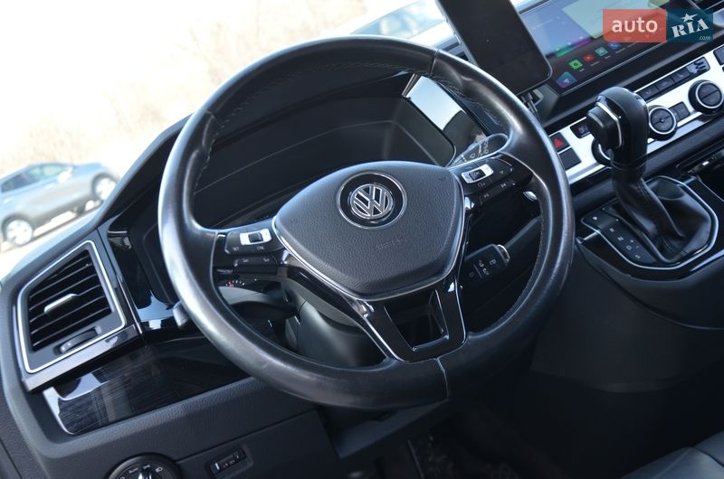 Мінівен Volkswagen Multivan 2016 в Дрогобичі