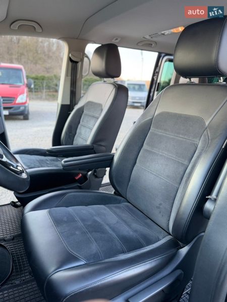 Минивэн Volkswagen Multivan 2018 в Иршаве