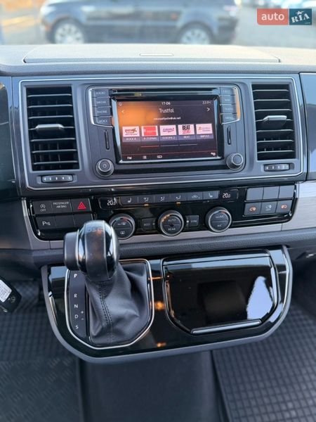 Минивэн Volkswagen Multivan 2018 в Иршаве