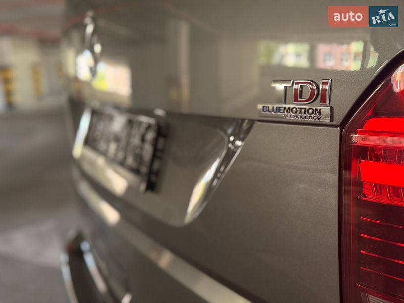 Минивэн Volkswagen Multivan 2016 в Киеве