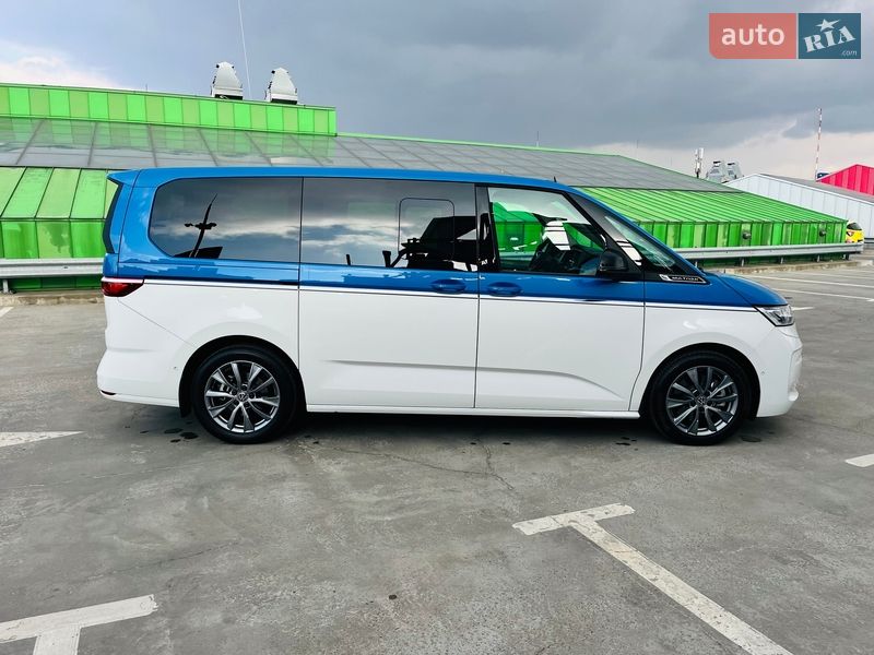 Минивэн Volkswagen Multivan 2023 в Киеве