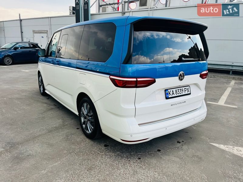 Минивэн Volkswagen Multivan 2023 в Киеве