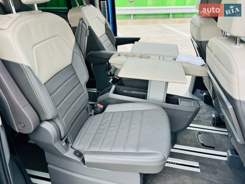 Минивэн Volkswagen Multivan 2023 в Киеве