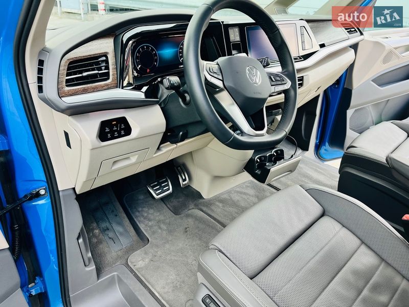 Минивэн Volkswagen Multivan 2023 в Киеве