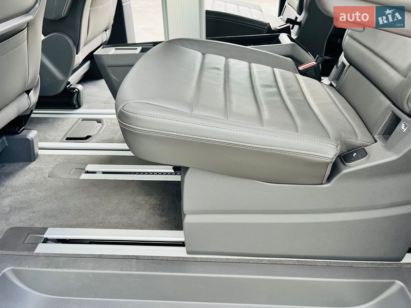 Минивэн Volkswagen Multivan 2023 в Киеве