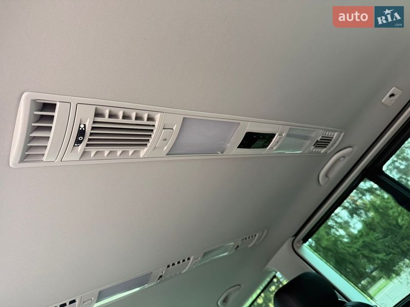 Минивэн Volkswagen Multivan 2023 в Киеве