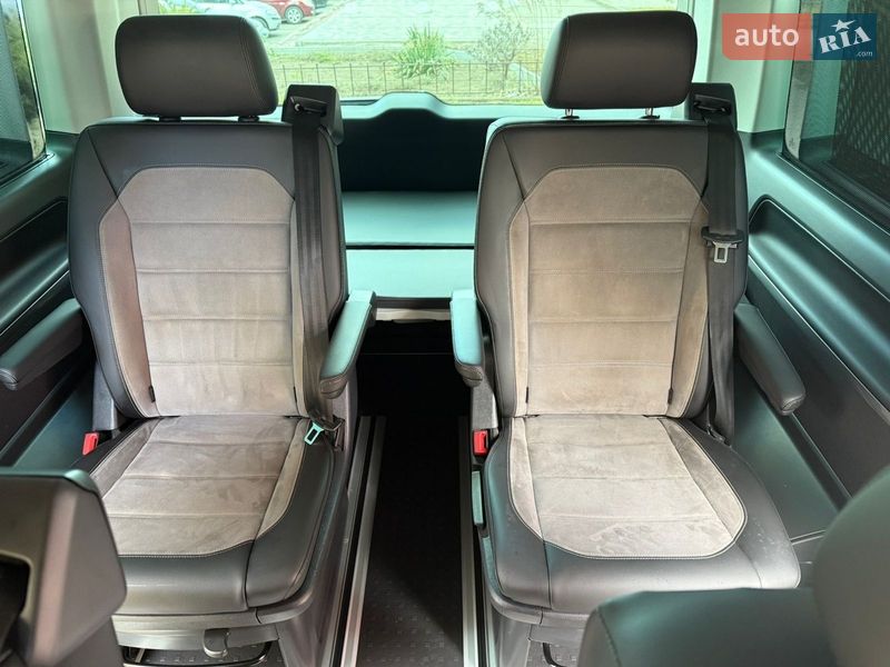 Минивэн Volkswagen Multivan 2023 в Киеве