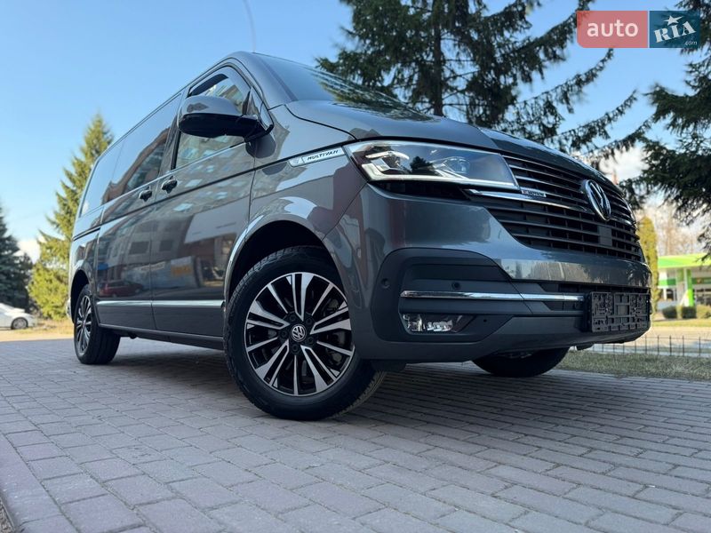 Минивэн Volkswagen Multivan 2023 в Киеве
