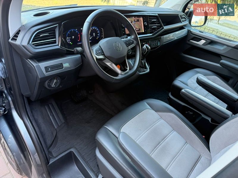 Минивэн Volkswagen Multivan 2023 в Киеве