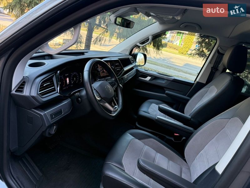 Минивэн Volkswagen Multivan 2023 в Киеве