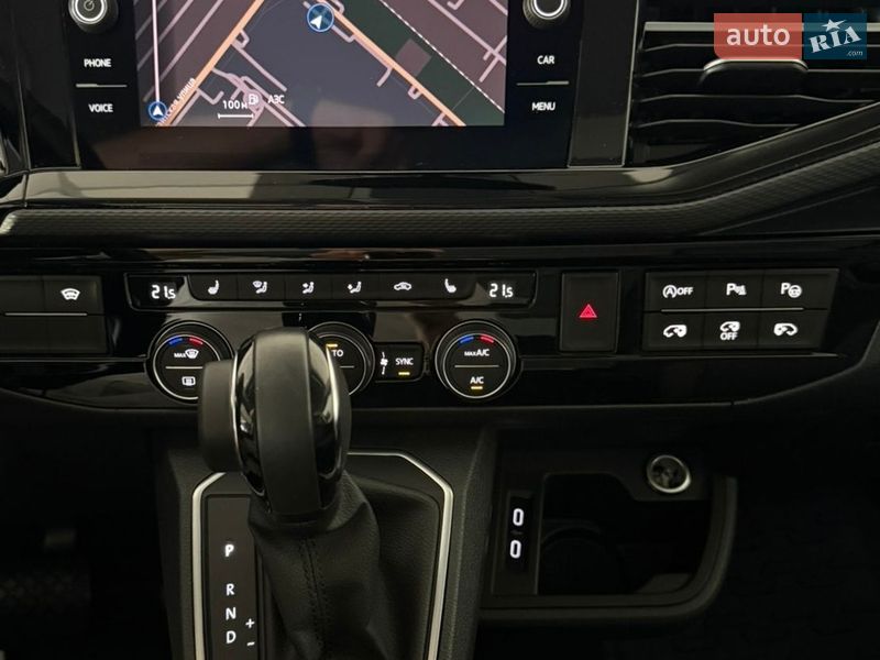 Минивэн Volkswagen Multivan 2023 в Киеве