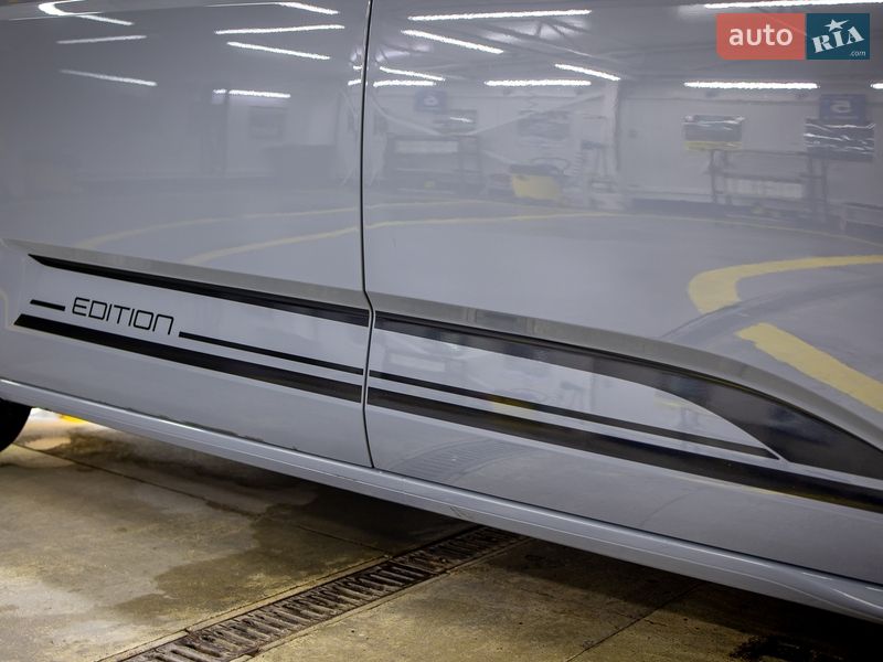 Минивэн Volkswagen Multivan 2022 в Черновцах