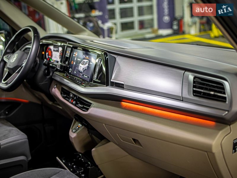 Минивэн Volkswagen Multivan 2022 в Черновцах