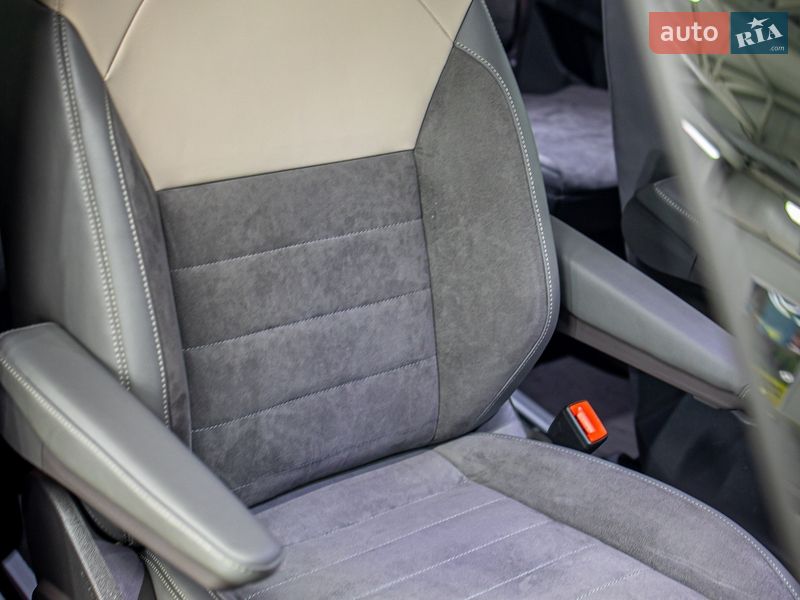 Минивэн Volkswagen Multivan 2022 в Черновцах