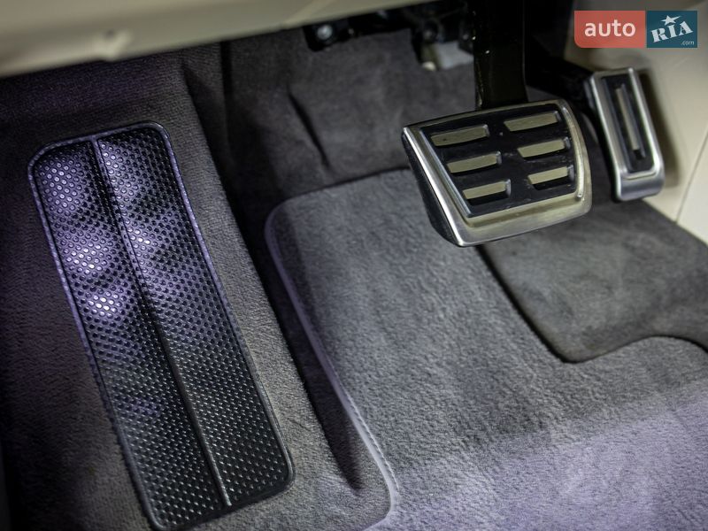 Минивэн Volkswagen Multivan 2022 в Черновцах