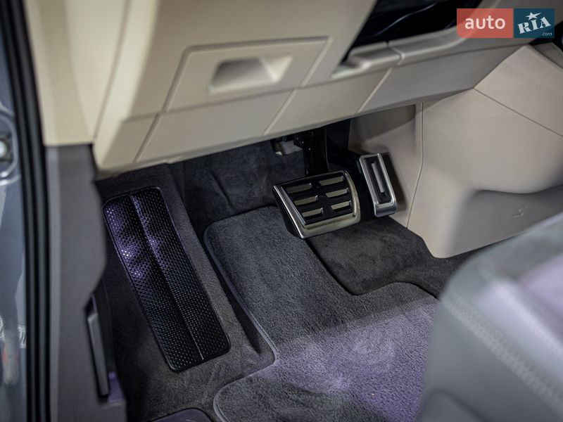 Минивэн Volkswagen Multivan 2022 в Черновцах