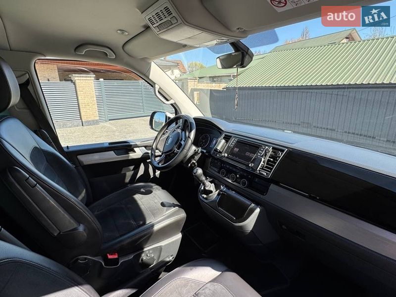 Мінівен Volkswagen Multivan 2016 в Хмельницькому