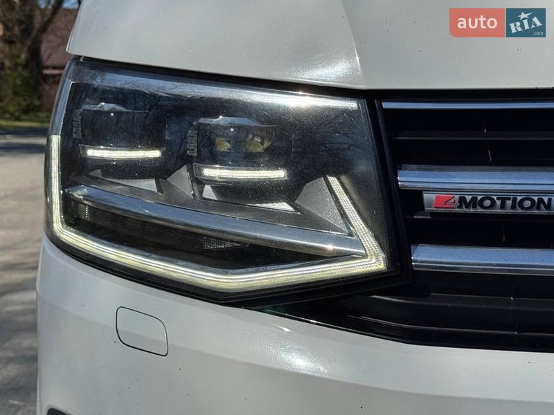 Мінівен Volkswagen Multivan 2016 в Хмельницькому