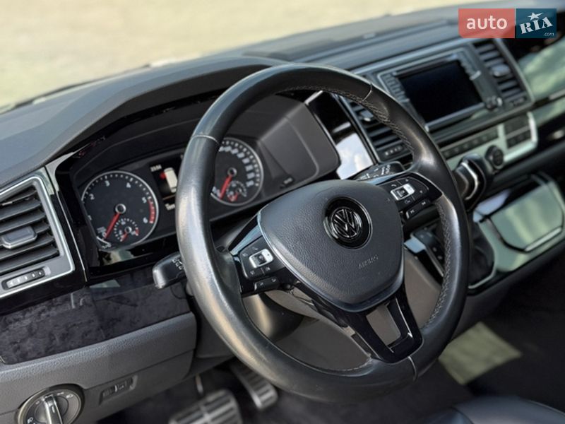 Мінівен Volkswagen Multivan 2017 в Дніпрі