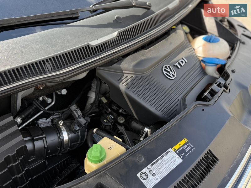 Мінівен Volkswagen Multivan 2017 в Дніпрі