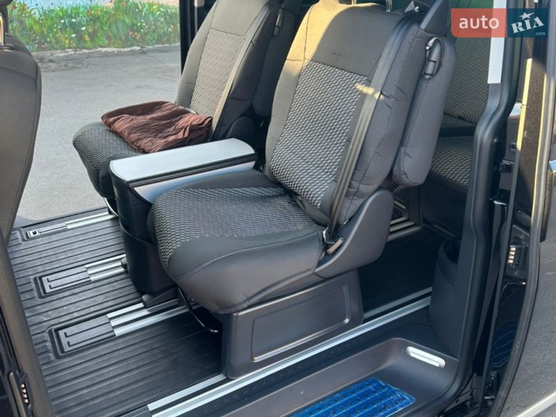 Минивэн Volkswagen Multivan 2024 в Киеве