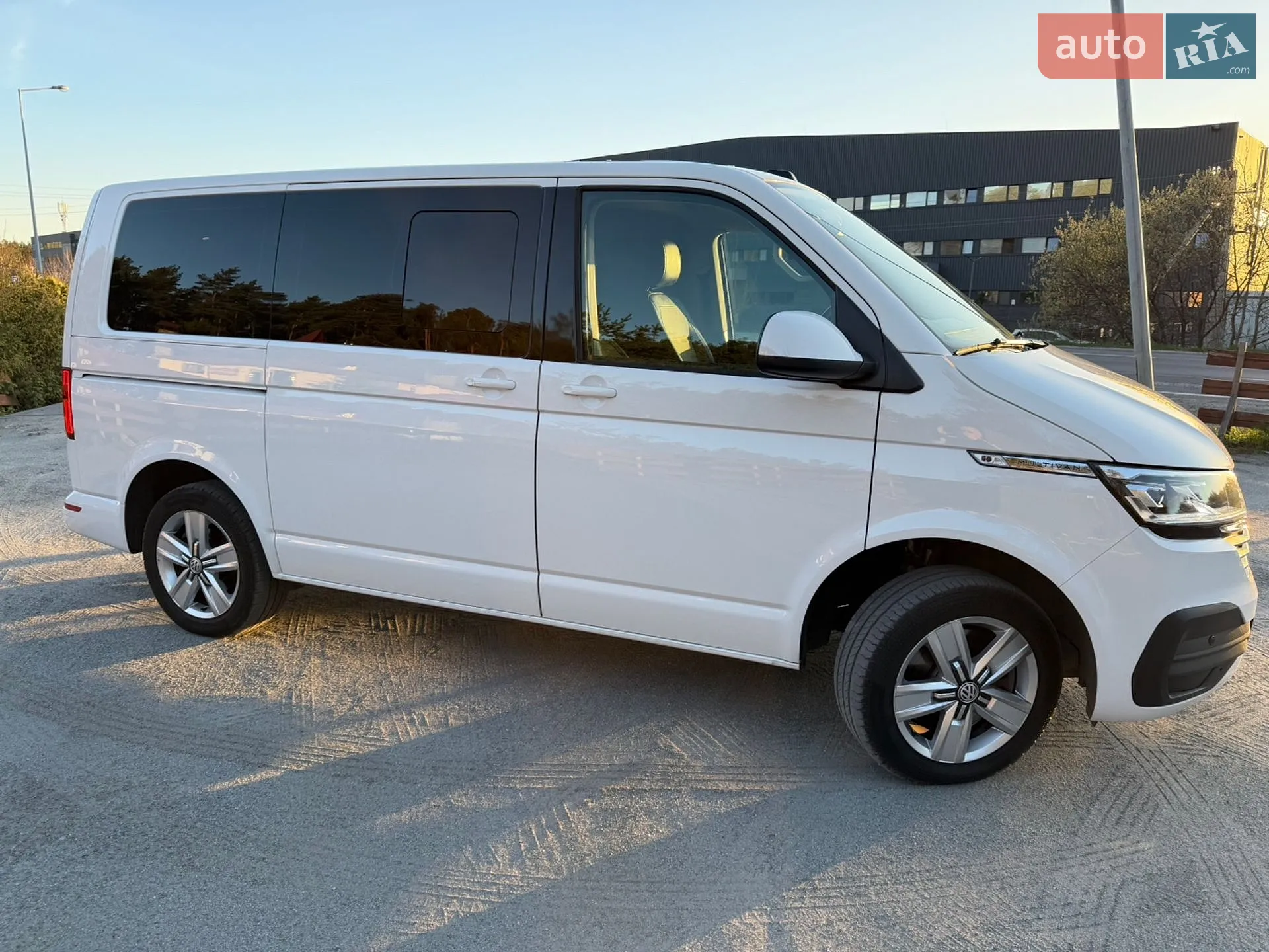 2021 Volkswagen Multivan - мініатюра 15
