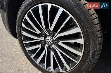 Минивэн Volkswagen Multivan 2019 в Киеве фото 13 Минивэн Volkswagen Multivan 2019 в Киеве