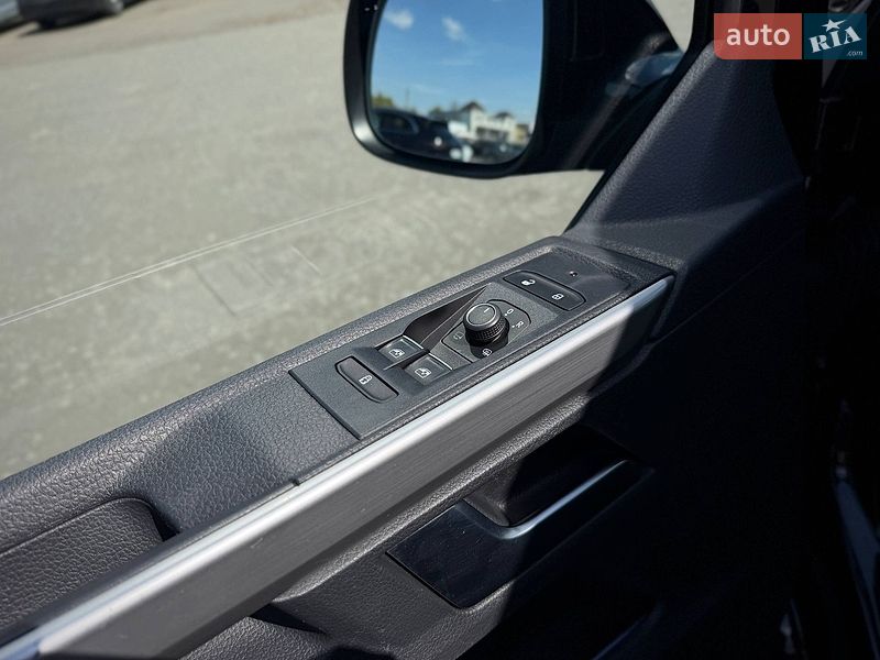 Минивэн Volkswagen Multivan 2019 в Киеве фото 39 Минивэн Volkswagen Multivan 2019 в Киеве