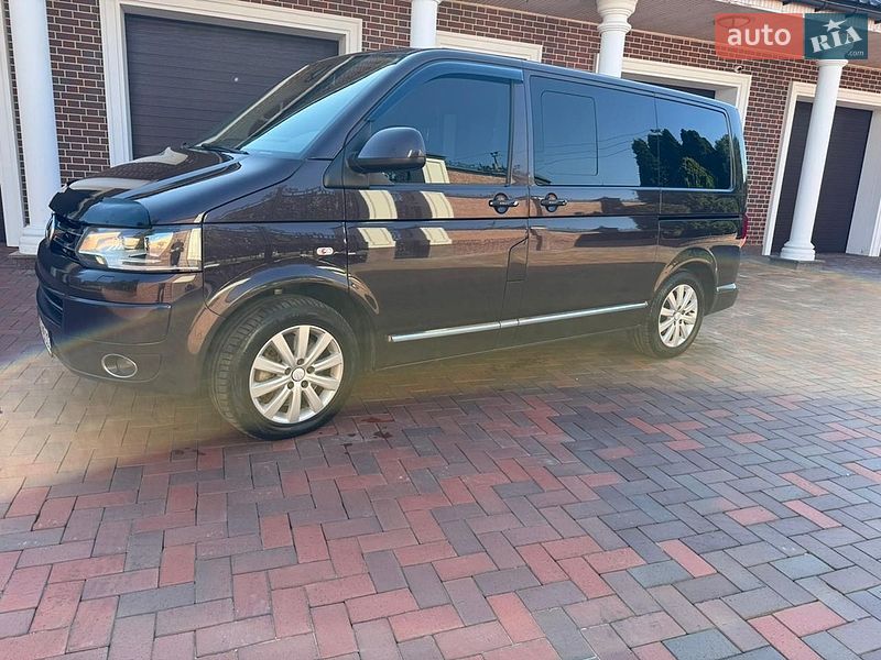Минивэн Volkswagen Multivan 2013 в Киеве